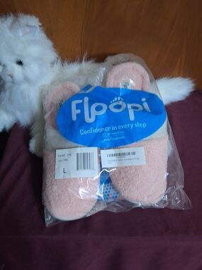 Women's Pink Plush Slip-On Slippers - Soft Indoor Comfort